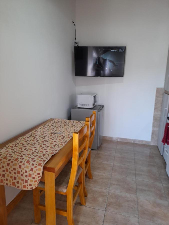 Monsenor Fagnano 592 "C" Apartment อูซัวยา ภายนอก รูปภาพ